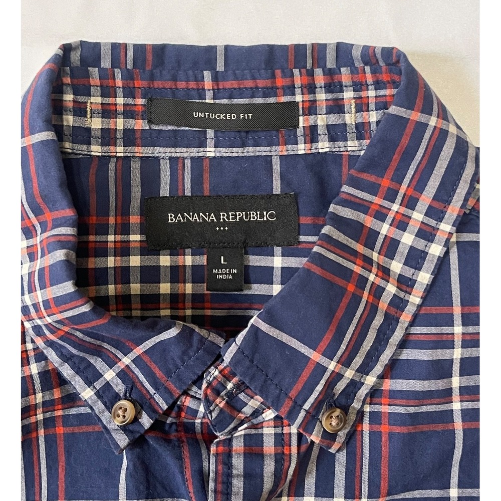 Banana Republic Men's Checkered Button Up Shirt Size Large Untucked Fit Blue